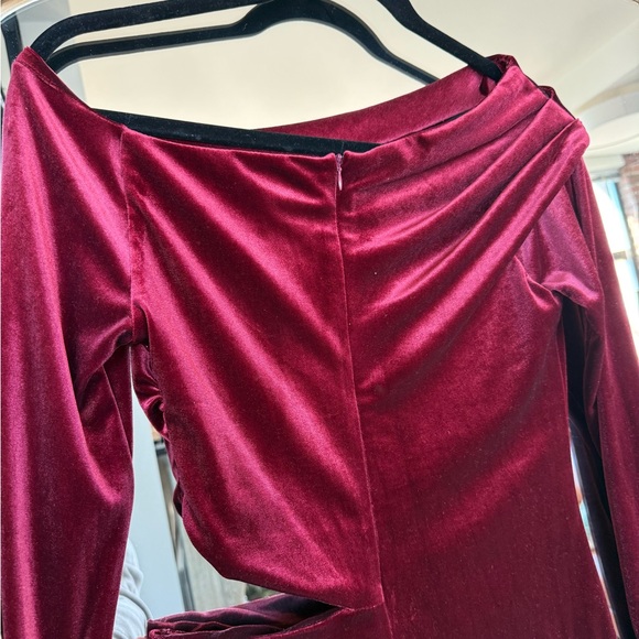 Zara Deep Red Velvet Long Sleeve Dress - Picture 5 of 7